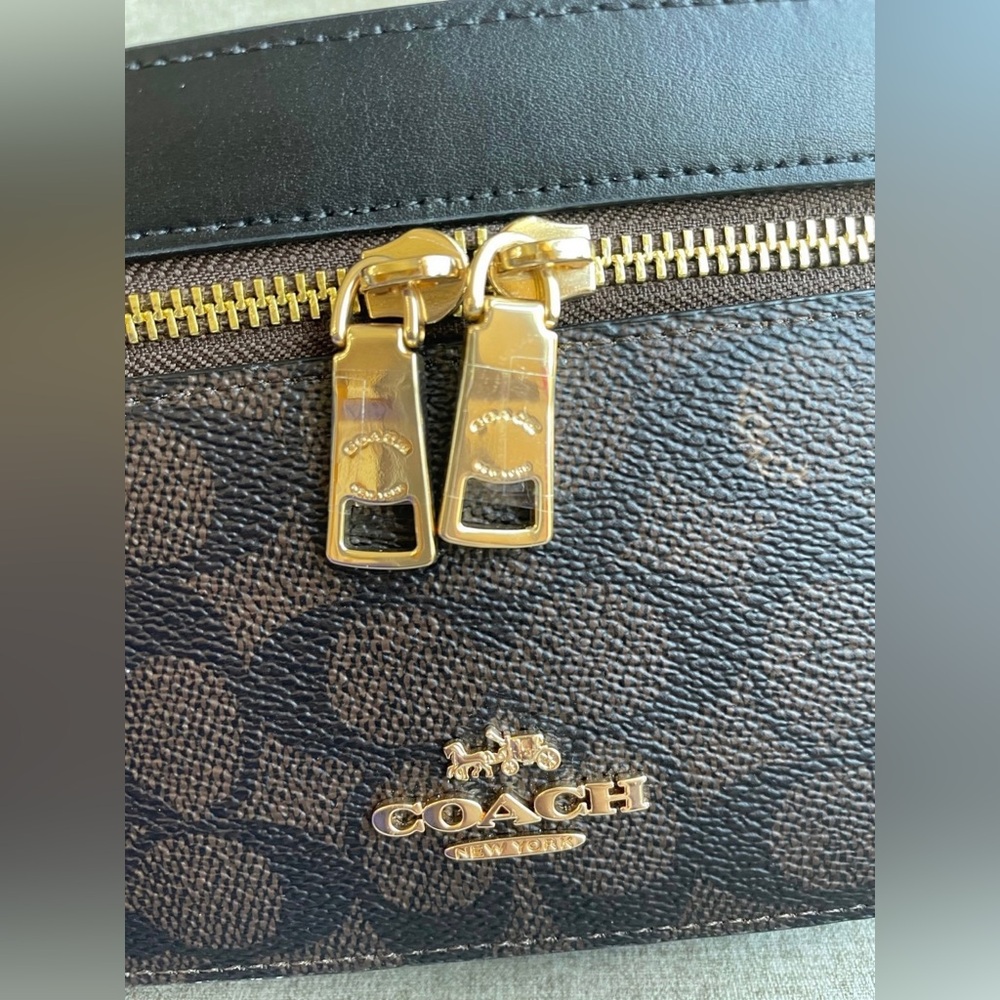 COPY - NWT!COACH COSMETIC CASE CROSSBODY IN SIGNATURE CANVAS(CW728)GOLD/WALNUT/… - Picture 7 of 9